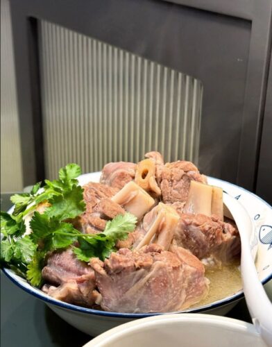 Click to view full screen Inner Mongolian Raw-Cut Young Lamb Leg 3KG photo review